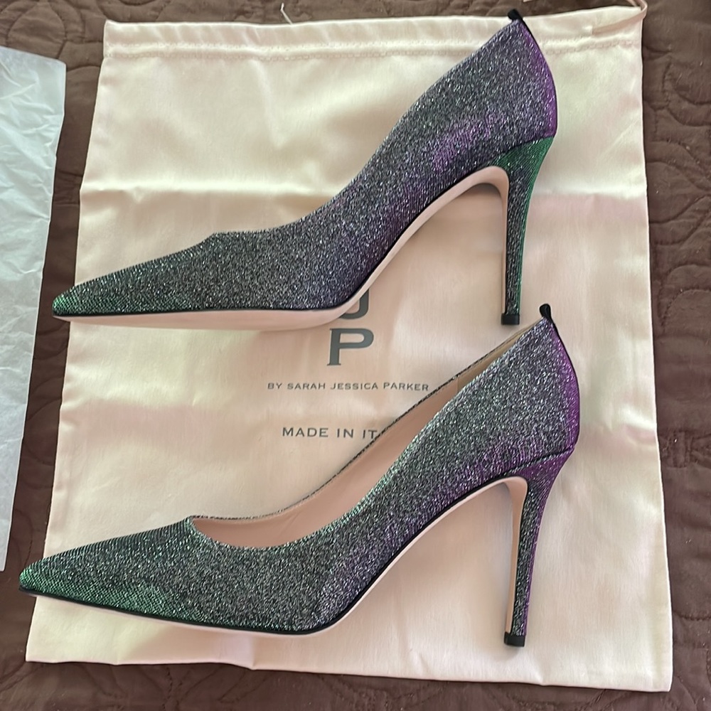 SJP by Sarah Jessica Parker Fawn in Glow 38.5